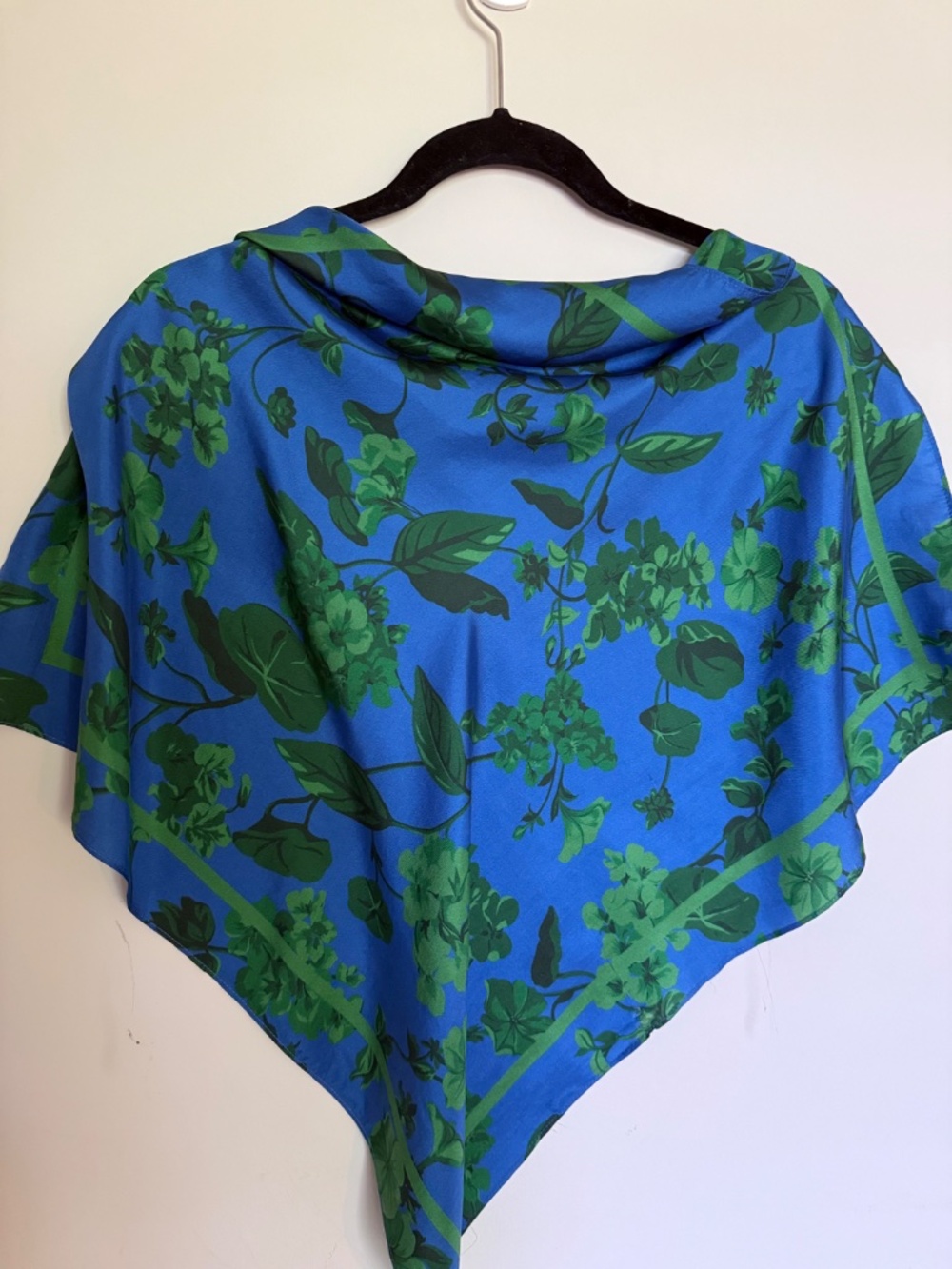 NWOT Ann Taylor 100% Silk Square Scarf Modern Vibrant Floral - Picture 12 of 12